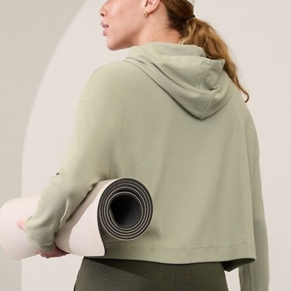 NWT Athlete Presence Hoodie - Picture 2 of 2